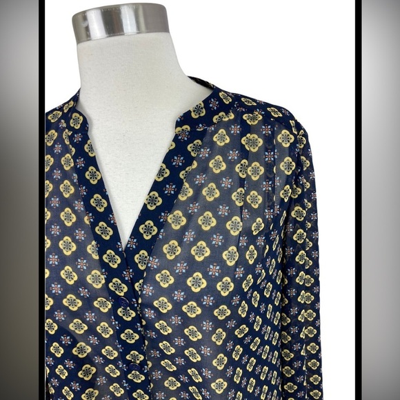 Cabi Mosaic V Neck Long Sleeve Sheer lightweight Blouse - Picture 3 of 9